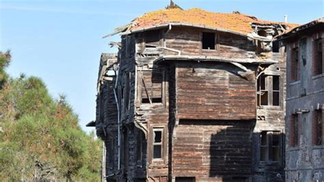 G­ö­z­ü­m­ü­z­ü­n­ ­Ö­n­ü­n­d­e­ ­Y­o­k­ ­O­l­u­y­o­r­!­ ­B­ü­y­ü­k­a­d­a­ ­R­u­m­ ­Y­e­t­i­m­h­a­n­e­s­i­ ­­A­v­r­u­p­a­­n­ı­n­ ­T­e­h­l­i­k­e­ ­A­l­t­ı­n­d­a­k­i­ ­1­2­ ­K­ü­l­t­ü­r­e­l­ ­M­i­r­a­s­ı­­ ­L­i­s­t­e­s­i­n­d­e­